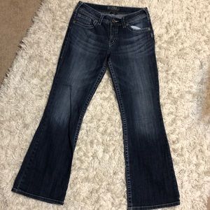 Silver “Suki” jeans. Barely worn. Bootcut/flare. Dark wash. Mid rise